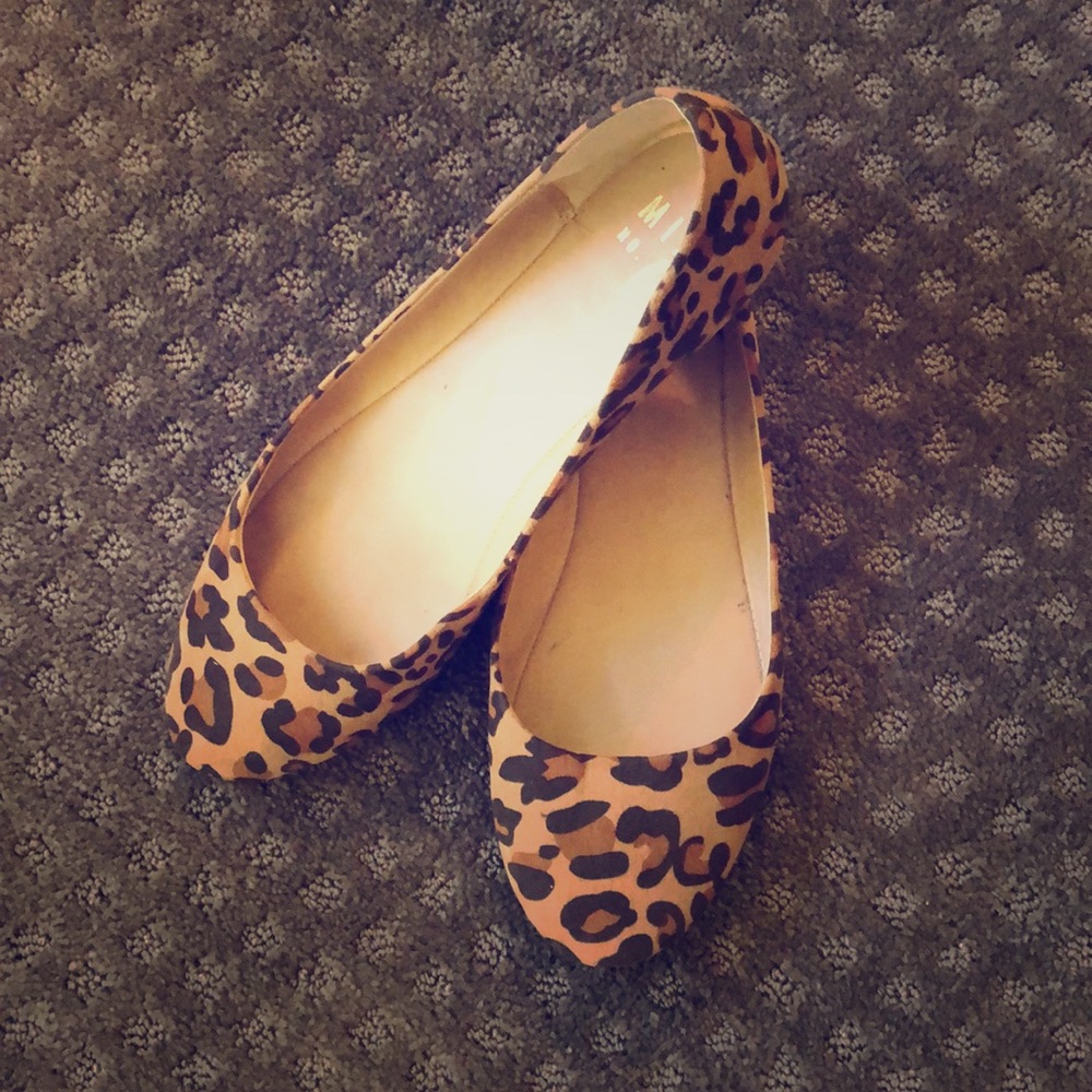Leopard print ballet flats!